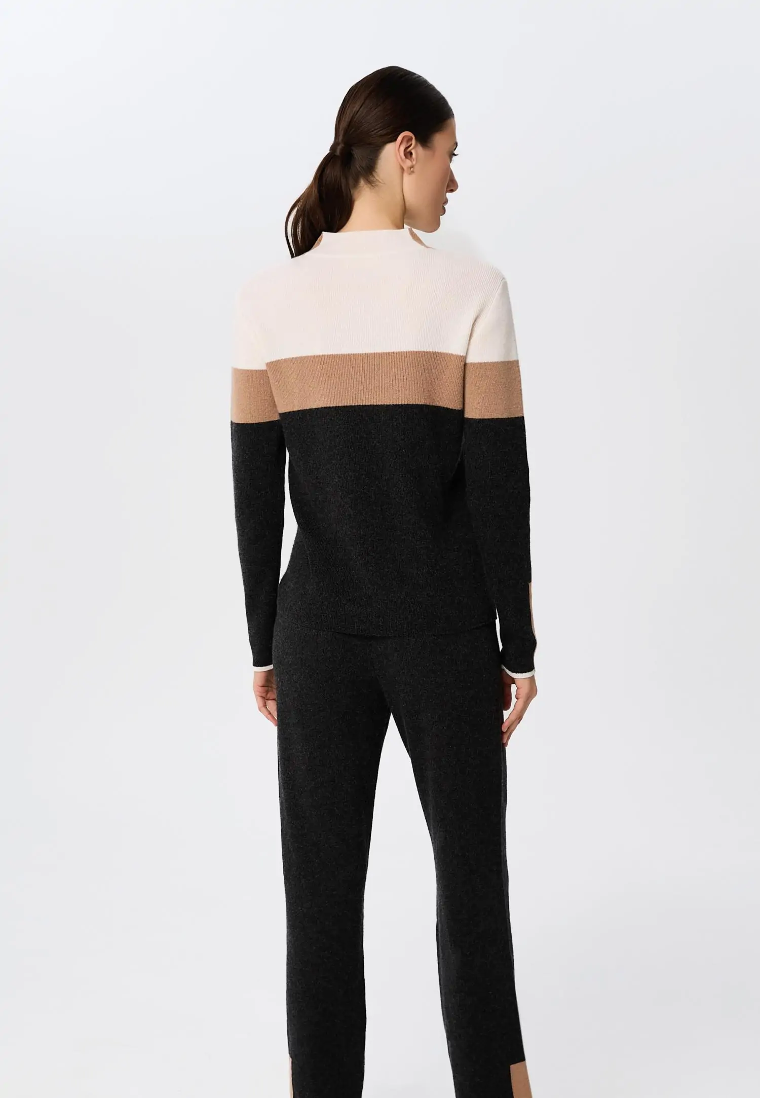 Джемпер W25-00CH0519 Marc & André